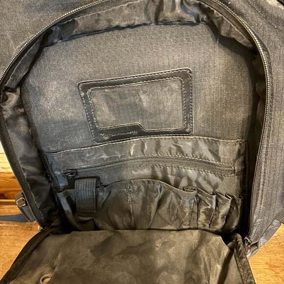 New Computer Backpack - Picture 4 of 7